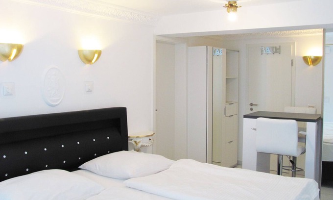 Memmingen House | 2 | Accommodation - Apartment Storchenfärbe