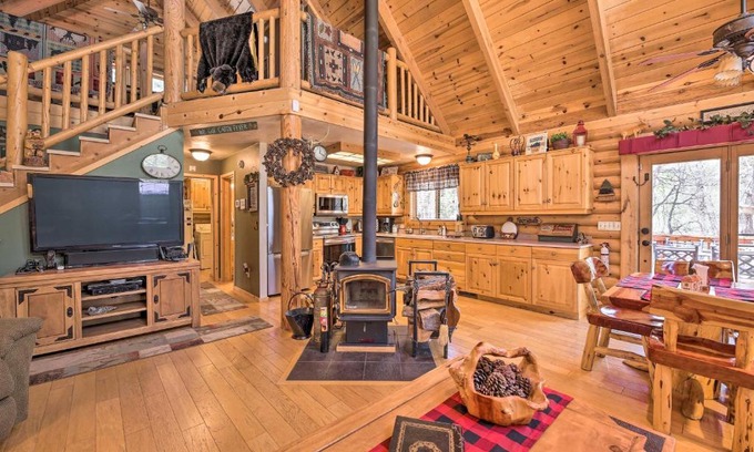 Pinetop-Lakeside House | 2-Acre Cabin in Pinetop-Lakeside with Fenced Yard