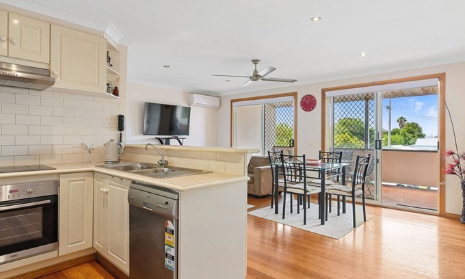 Newhaven Apartment | 2 at 8-10 Forrest Avenue