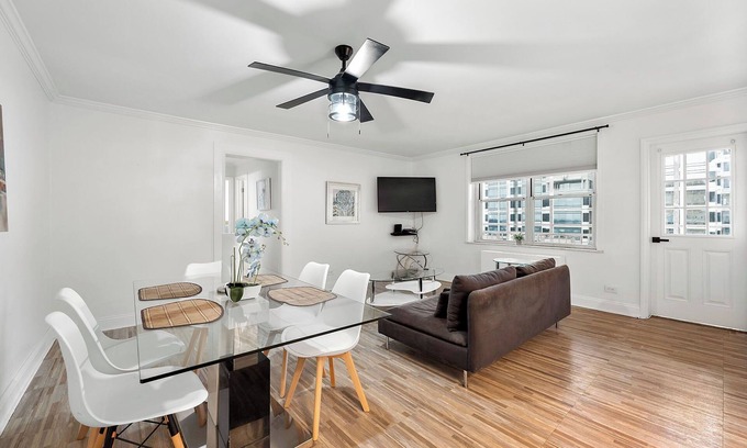 Downtown Atlanta Apartment | 2 BD Peachtree Towers Newly Renovated Condo-24I