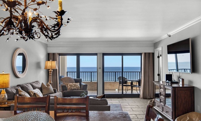 Destin Condo | 2-bdr 2-bth condo with phenomenal views of the Gulf with Beach Service Included