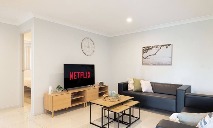 Rocklea Apartment | 2 Bdr Apt! Private Balcony! Garage Parking! 121D2