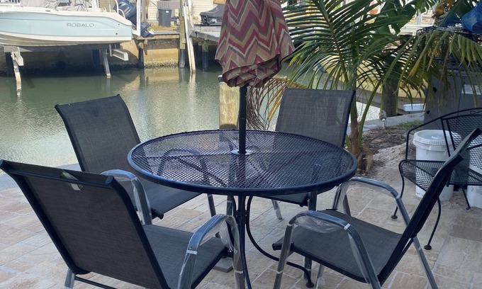 Nettles Island House | 2 bdr on Water 1142 Nettles Blvd, Island Resort: Piers for 32 ft boat, hot tubs