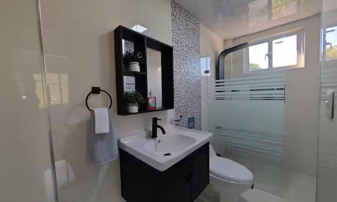 Paraiso Apartment | 2 Bdrm, 1 Bath, Wifi, Near River and Beach, 4L