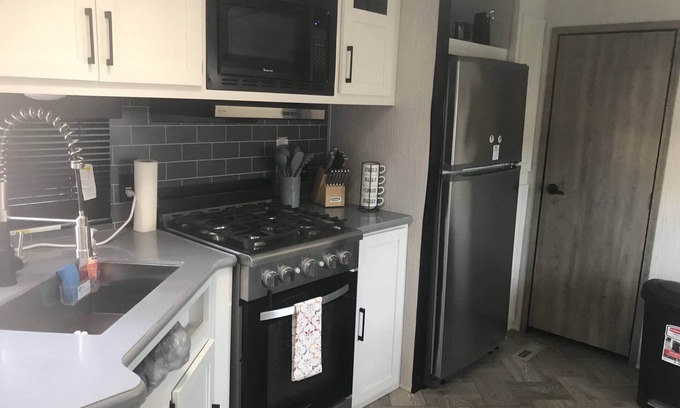 Hurricane House | 2 Bdrm 2 Bath Trailer Near Sand Hollow and Zion/Bryce National Parks