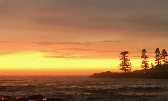 Kiama Apartment | 2 bdrm apartment in town Kiama Balcony View Parking Cafes Beach Shops Train