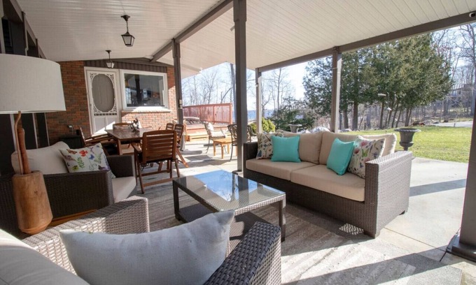 Penetanguishene House | 2 Bdrm Home-Summer Monthly Rental -Steps from Lake