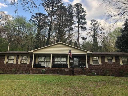 Guntersville House | 2. Beautiful lakeview home in Guntersville