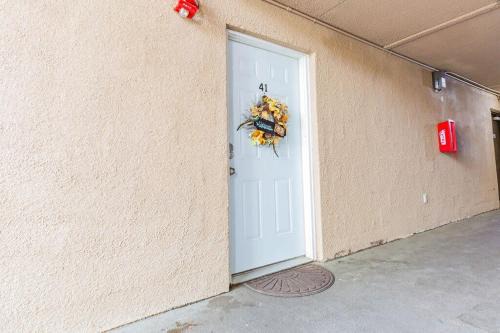 East Ridge Apartment | 2-bed, 1-bath apartment near I-24, Great location