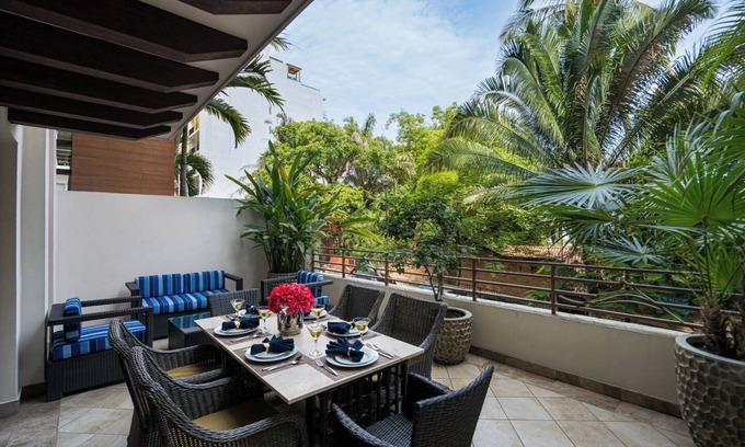 Romantic Zone Condo | 2 bed 2 bath 2 level LOFT TOWNHOME · RTH2