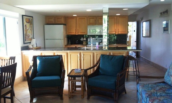 Honokowai Condo | 2 bed/2 bath/2 minute walk to ocean - family friendly, easy on wallet!