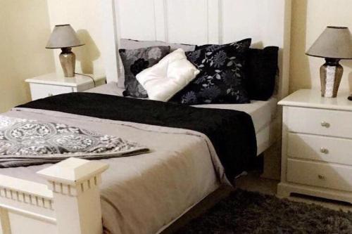 Old Harbour House | 2 Bed-2 bath-AirCon-Parking-New Harbour Village 3