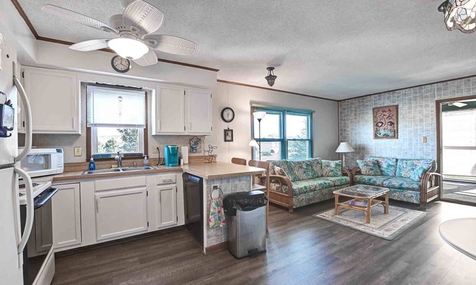 Frankford Condo | 2 Bed/2 Bath Condo in Bethany Meadows Community, located 3 miles from Bethany Beach! Dog Friendly, Community Pool, WIFI and more!