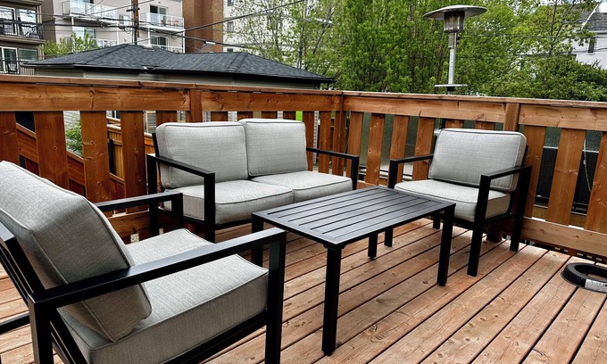 Marda Loop House | 2 Bed 2 Bath House near Downtown