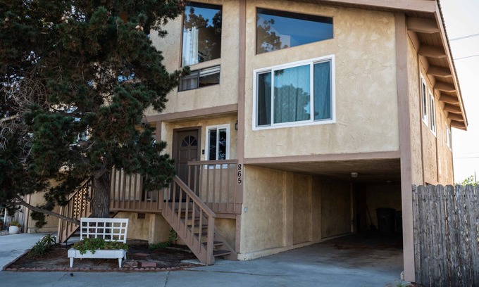 Oxnard Dunes House | 2 Bed/2 bath Townhome + Den/Min to beach/1 hr -LA, 30 mi to SB-30 day min