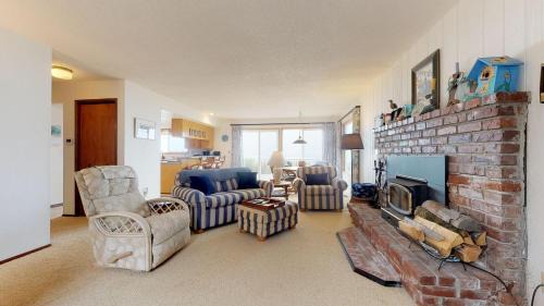 Edgewater Shores House | 2 Bed 2 Bath Vacation home in Waldport