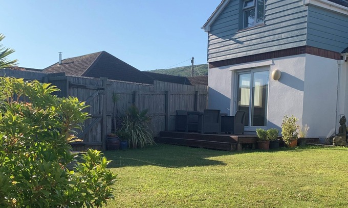 Croyde Apartment | 2 Bed Apartment, 5 Minutes Walk To Popular Surfing Beach and Croyde Village