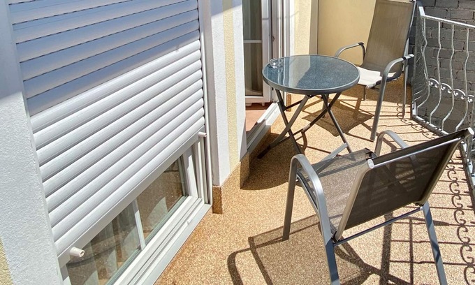 Bad Duerkheim Apartment | 2-bed apartment/balcony, 1-room apartment, attic, AP1 - Ferienwohnungen Dehn
