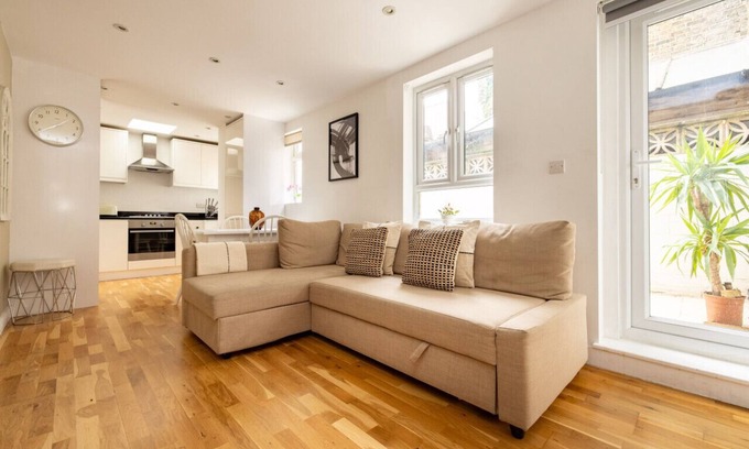 Queenstown Apartment | 2 Bed Apartment in Battersea