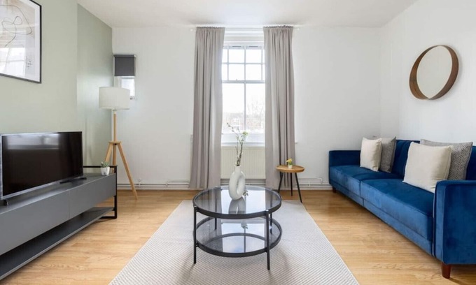 Whitechapel Apartment | 2 Bed Apartment in Shoreditch