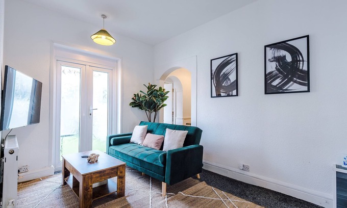 Bispham Apartment | 2 Bed apartment| sleeps up to 5|
