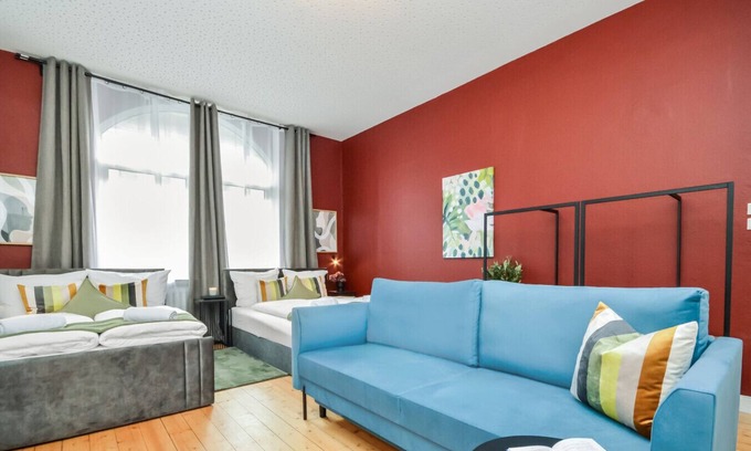 Bielefeld Apartment | 2-bed apartment with own kitchen & laundry room