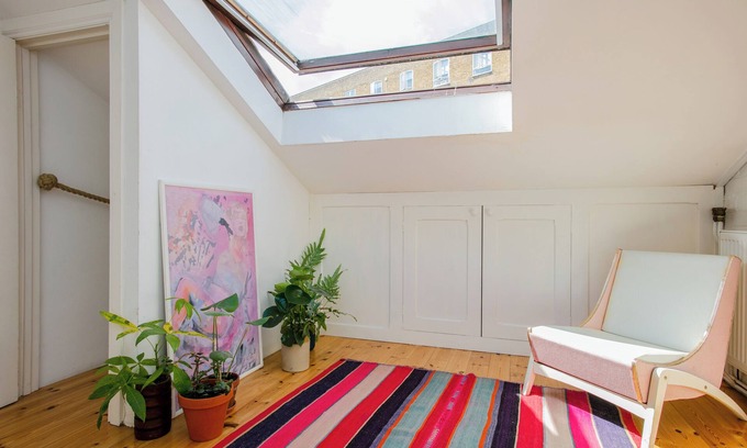 Victoria Apartment | 2 bed artistic/designer Flat Near Broadway Market