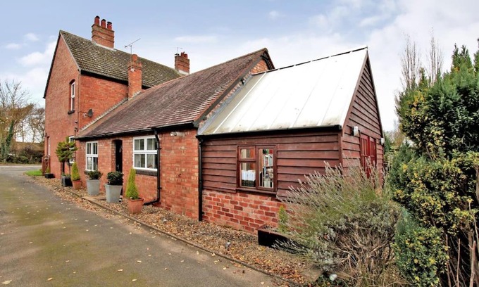 Lower Wick House | 2 Bed Comfortable House near Elgar's Birthplace