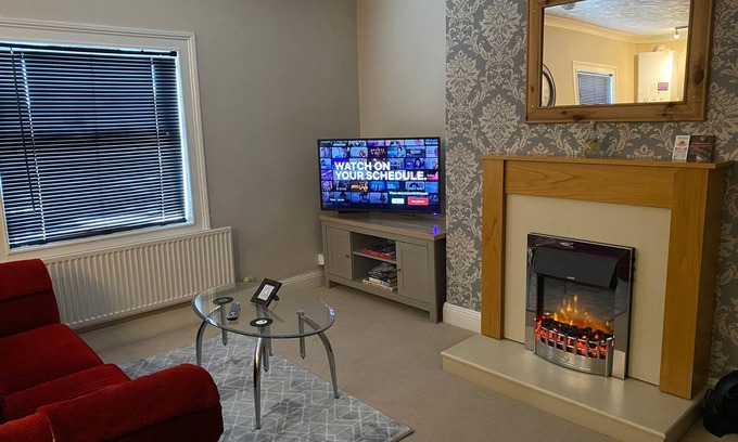 Bedford Apartment | 2 Bed Convenient Contractor Stay With Free Parking & Free Wifi