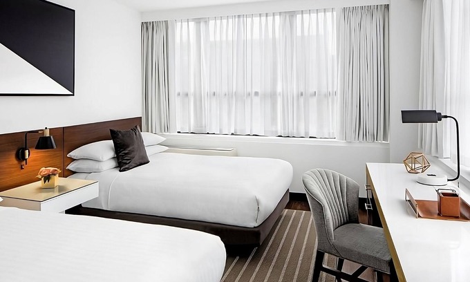 Connecticut Ave - K Street Hotel | 2-Bed Downtown Room Near The National Mall & Smithsonian Museums