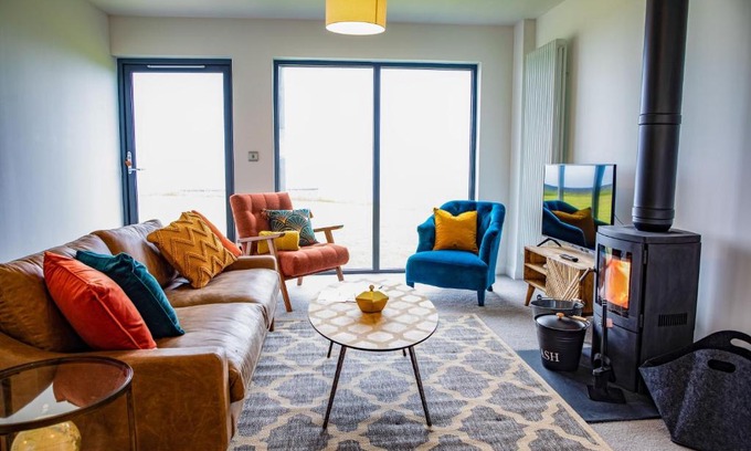 Pistyll House | 2 Bed Ground Floor Apartment - 3 Plas