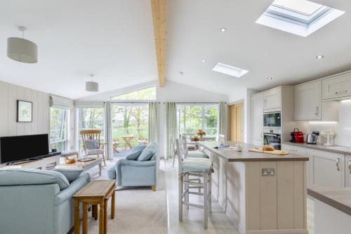 South Brent Cabin | 2 Bed in Avonwick oc-l32020