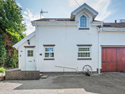 Cosheston House | 2 Bed in Cosheston 60704