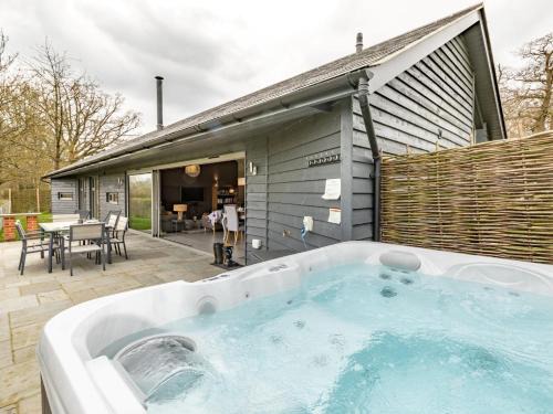 Diss House | 2 Bed in Eye 51468