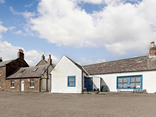 Johnshaven House | 2 Bed in Montrose AN48M