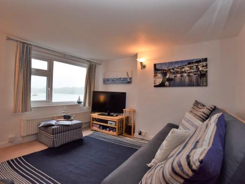Polruan House | 2 Bed in Polruan PC023