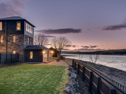 Inverness House | 2 Bed in South Kessock CA324