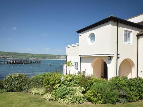 Swanage House | 2 Bed in Swanage DC168