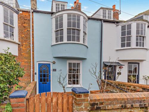 Weymouth House | 2 Bed in Weymouth 94093