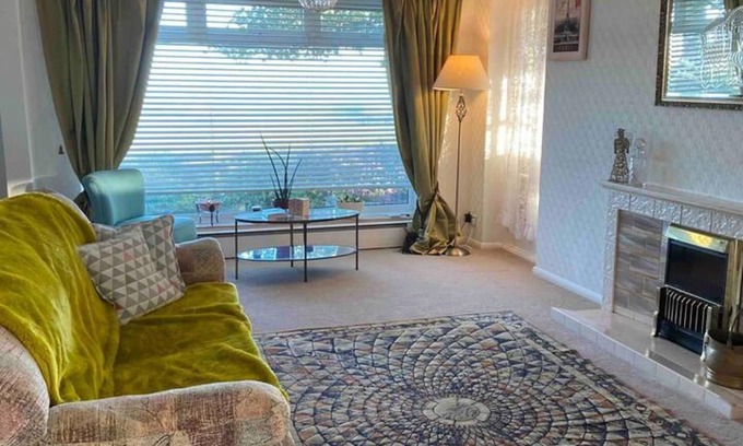 Woodingdean House | 2 Bed Retreat With Amazing Sea Views in Brighton