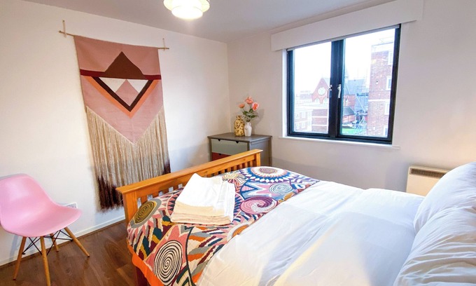 Weavers Apartment | 2 bed with Parking Shoreditch home