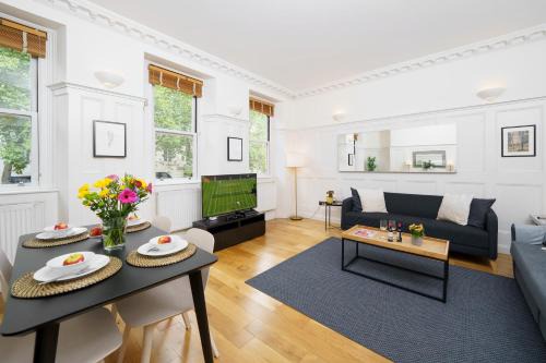 Temple Apartment | 2 Bedr, 3 Beds, 1 Bath Thames, Trafalgar SQ