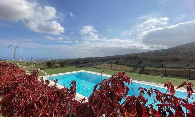 Arico House | 2 bedroom cottage with pool and views