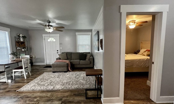 North Charleston Resort | 2 Bedroom 1 Bath on the Edge of Charleston Near Airport