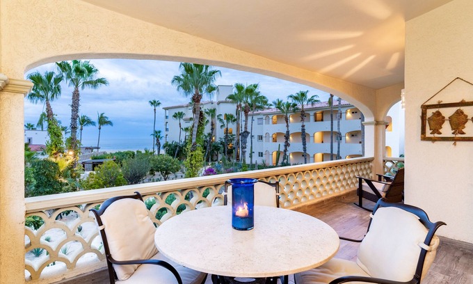 Zona Hotelera Condo | 2 Bedroom, 2 Bathroom Beachfront Condo In Las Mananitas. Completely remodeled!
