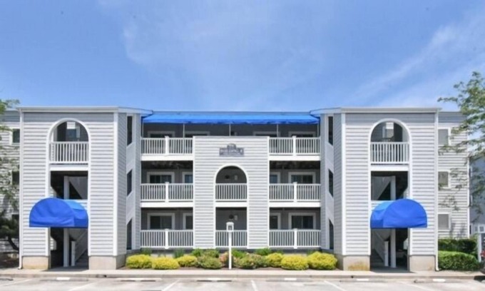North Ocean City Condo | 2 Bedroom 2 Bath condo bayside with pool on canal