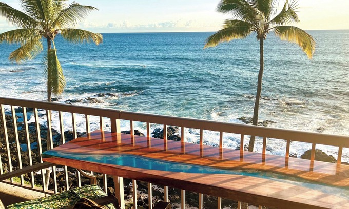 Historic Kailua Village Condo | 2 Bedroom 2 Bath Upgraded Oceanfront Penthouse