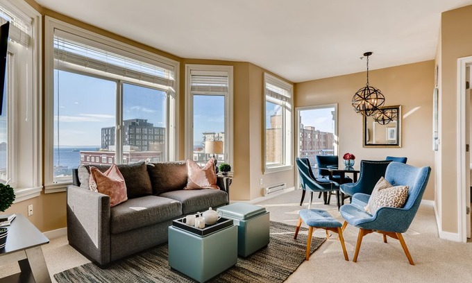 Belltown Apartment | 2 Bedroom 2 Bathroom Elliott Bay View Oasis✻DOWNTOWN SEATTLE✻Open 10/25-30