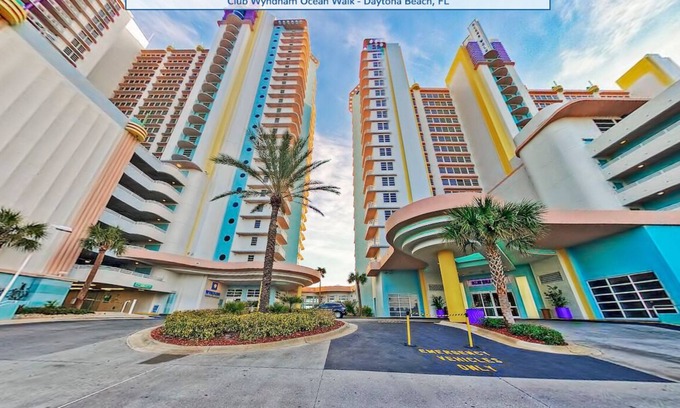 Daytona Beach Resort | 2 Bedroom 2 baths deluxe