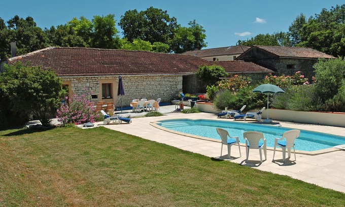 Montaigu-de-Quercy House | 2 bedroom 2 bathroom traditional Quercy stone barn